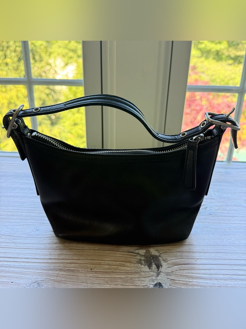 Vintage Coach 9844 - Black
Glove-Tanned Leather Shoulder Bag